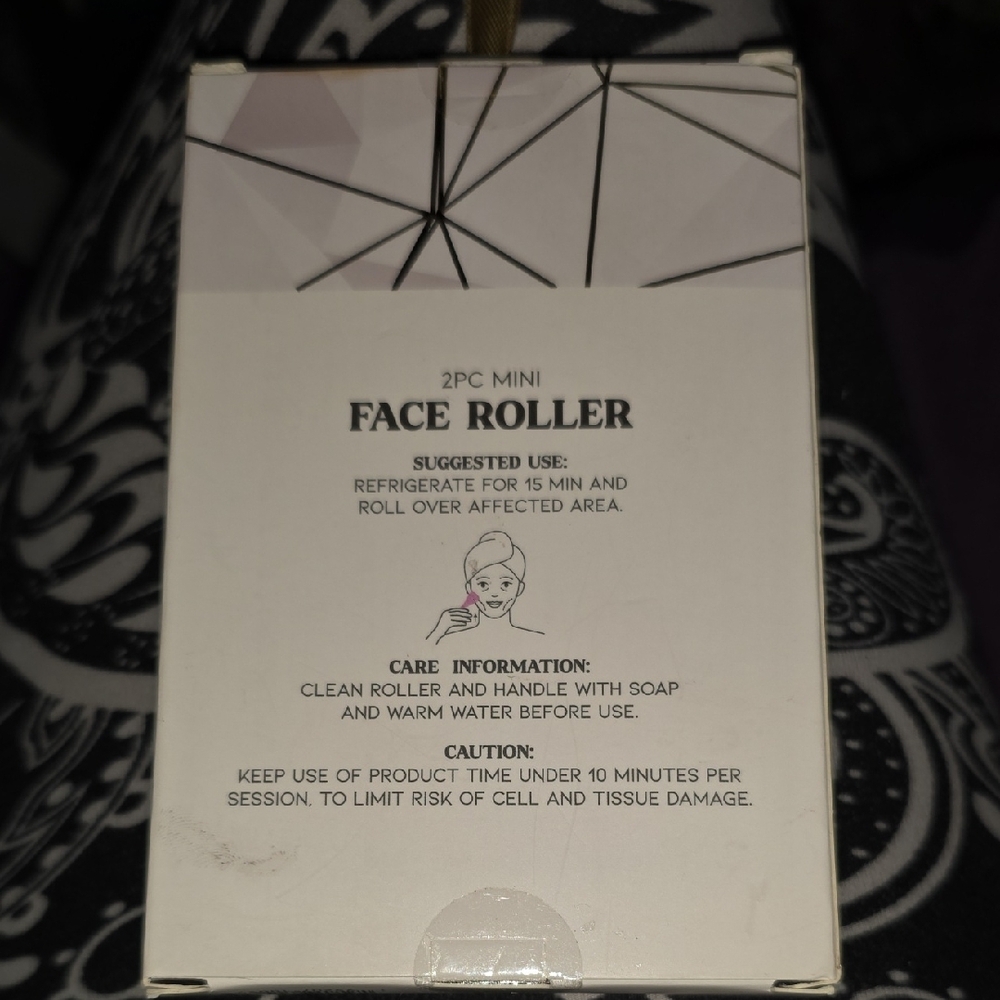 Lumiie Pink 2PC Mini Face Roller - Picture 2 of 4